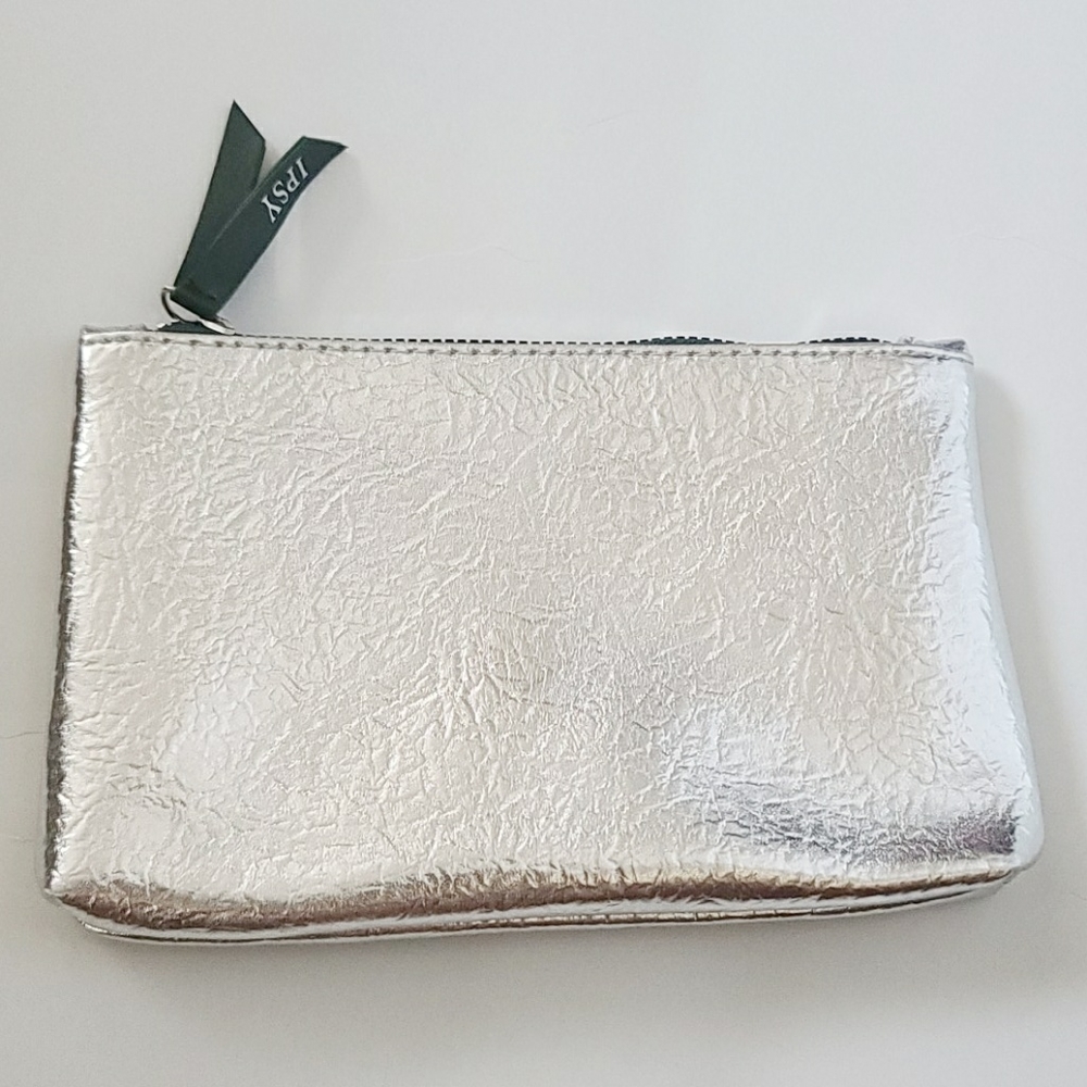 9/29 IPSY MAKEUP BAG, SILVER